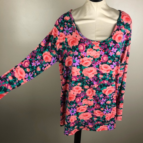SOLD ❗️Lularoe Lynnae Floral Top Size 3XL - Picture 2 of 8